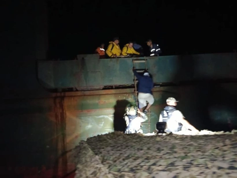 У Чорному морі прикордонники врятували екіпаж балкера після атаки російського дрона