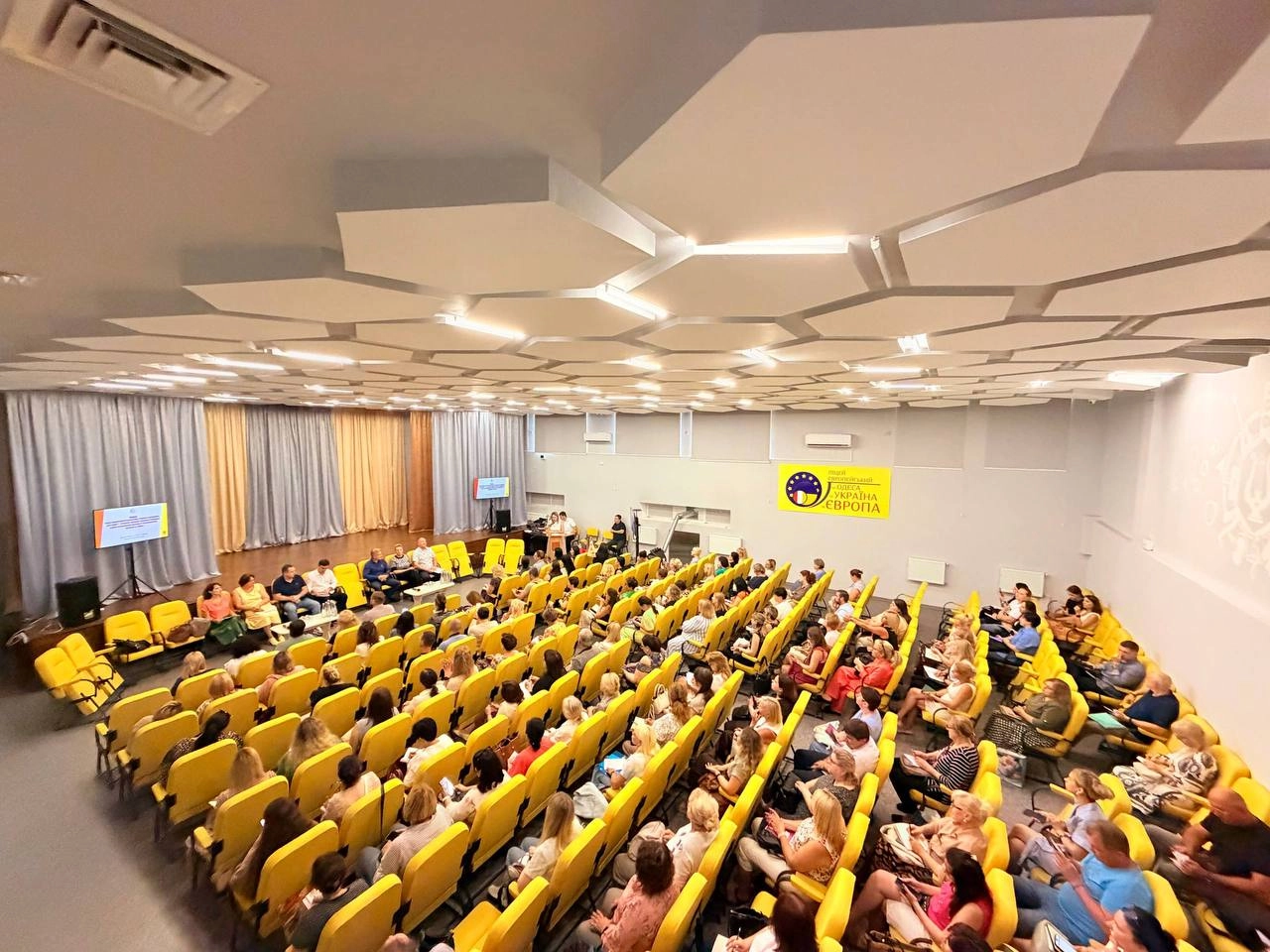 В Одесі відбулася робоча нарада присвячена організації харчування у школах у новому навчальному році
