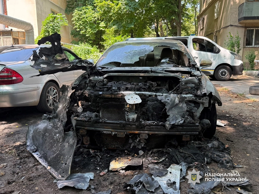 В Одесі 18-річний хлопець за 500 доларів підпалив автомобіль на замовлення, але грошей не отримав