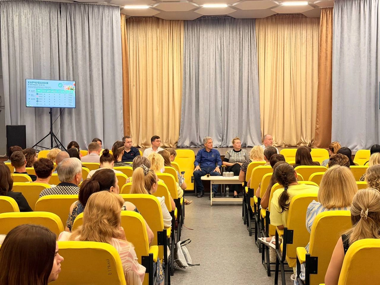 В Одесі відбулася робоча нарада присвячена організації харчування у школах у новому навчальному році