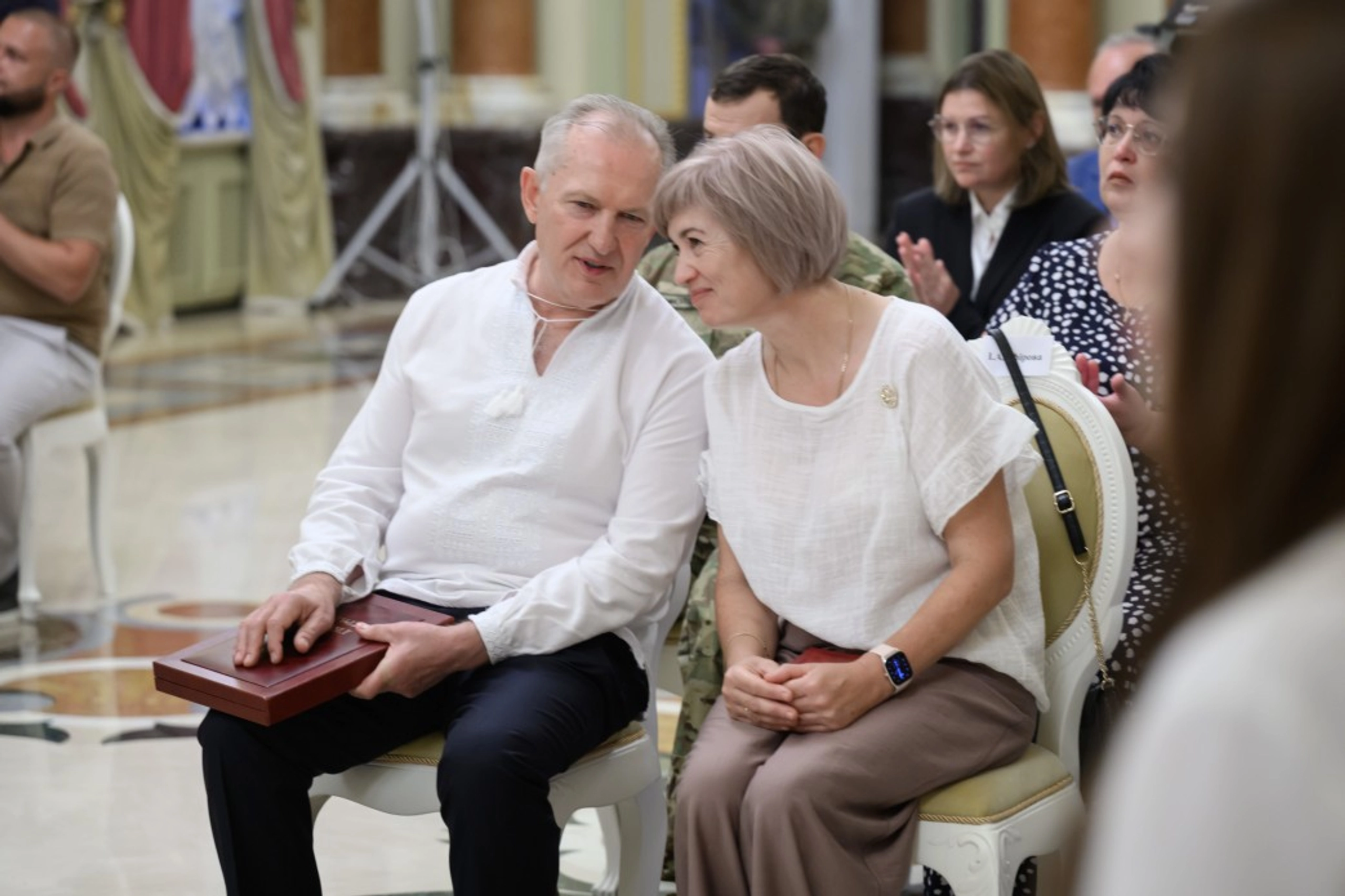«Приклад для всього світу»: Зеленський нагородив українських медиків