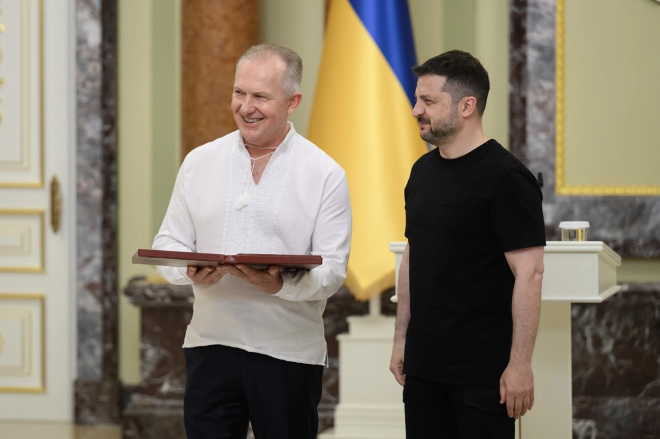 «Приклад для всього світу»: Зеленський нагородив українських медиків