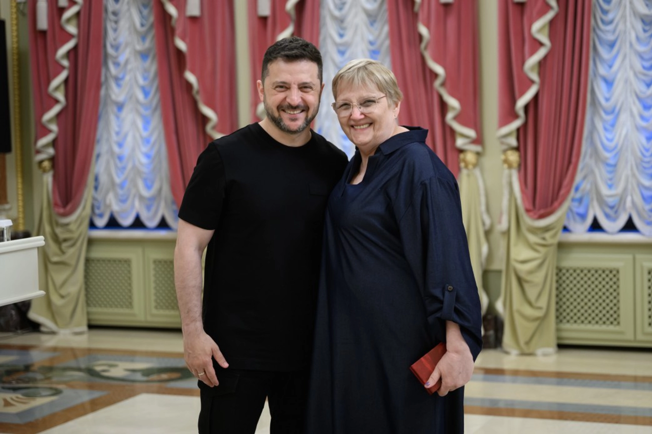 «Приклад для всього світу»: Зеленський нагородив українських медиків